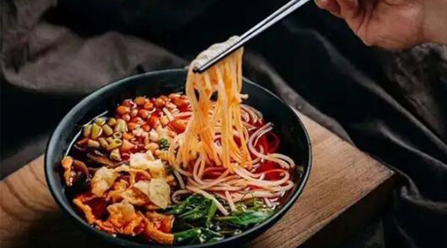 吃螺螄粉衣服上有味道如何快速解決！滾筒衣服烘干機有辦法