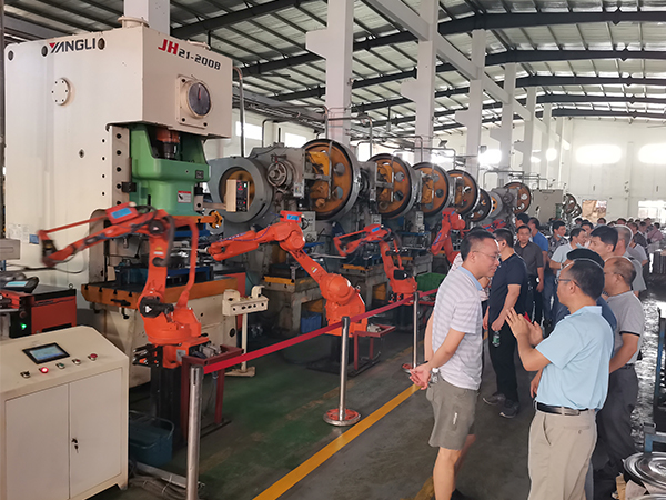 國(guó)內(nèi)客戶到廠 國(guó)內(nèi)客戶到廠